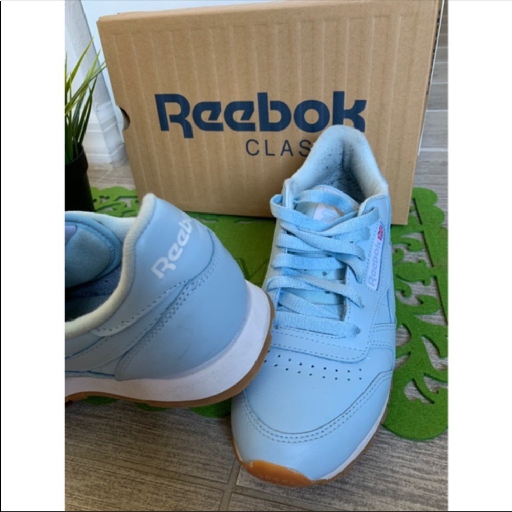 Reebok Classic size 7.5